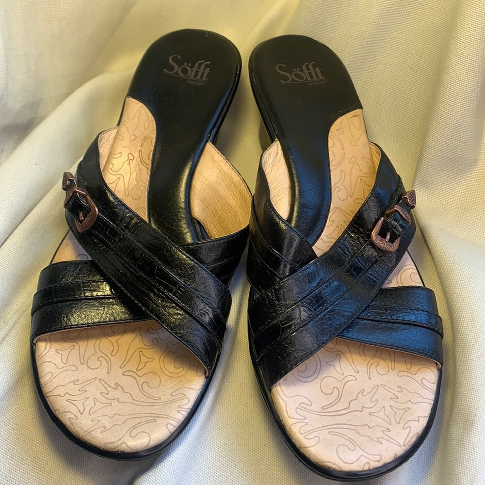 NWOT Sofft slight heel leather sandals western